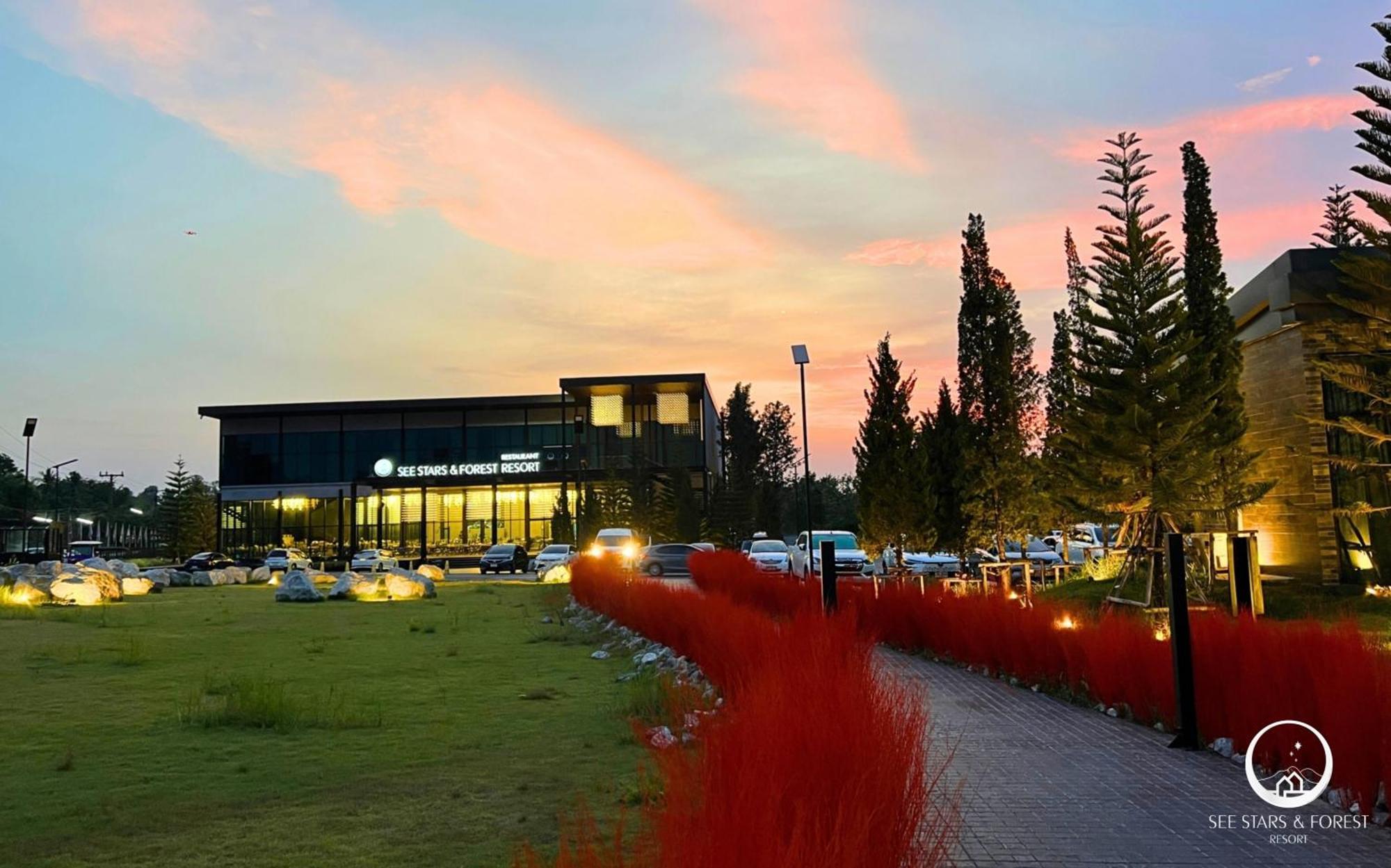 See Stars & Forest Resort Amphoe Sawang Daen Din Ngoại thất bức ảnh